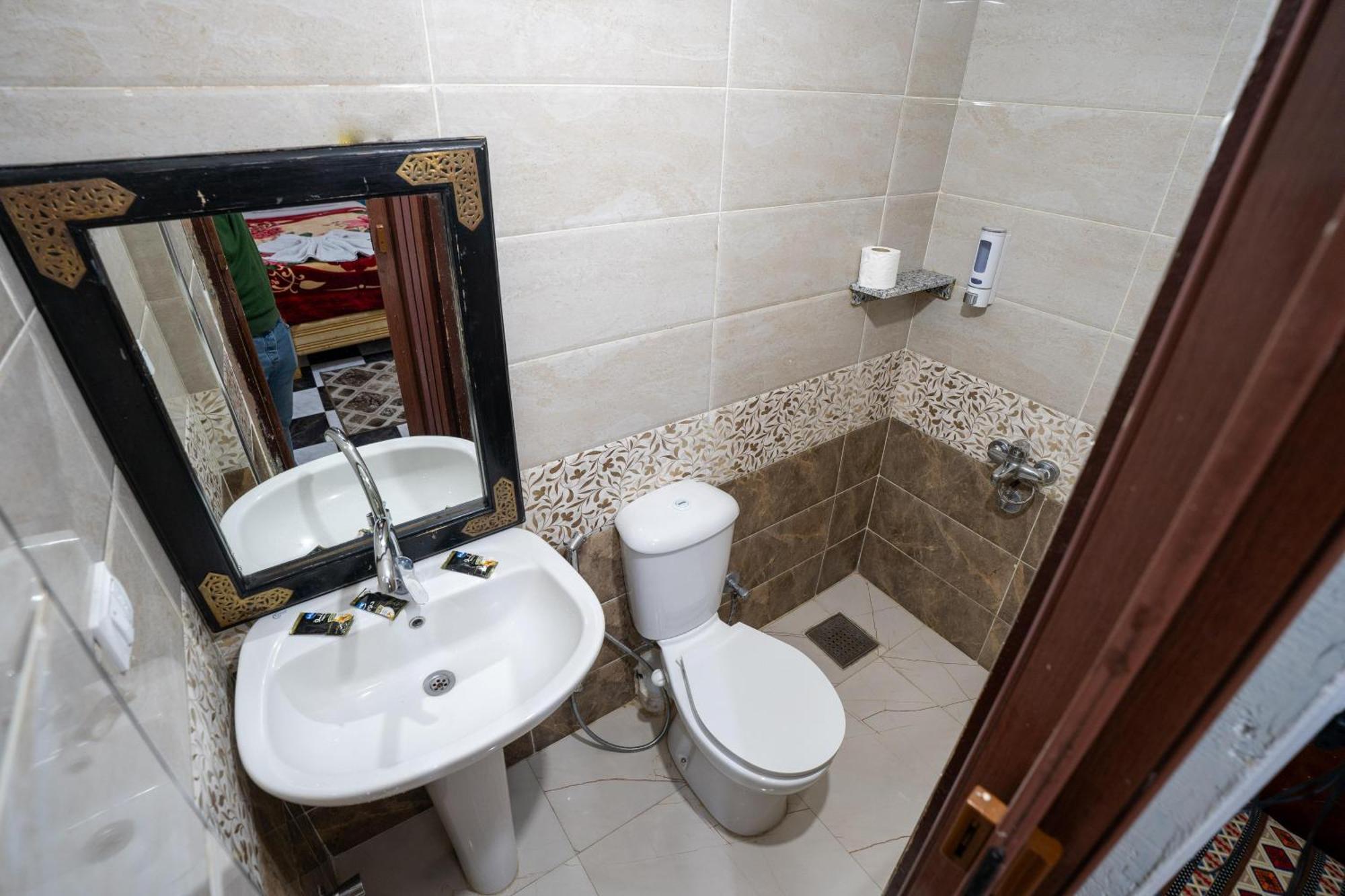 Venus Hotel Luxor 日本人 大歓迎 Kültér fotó